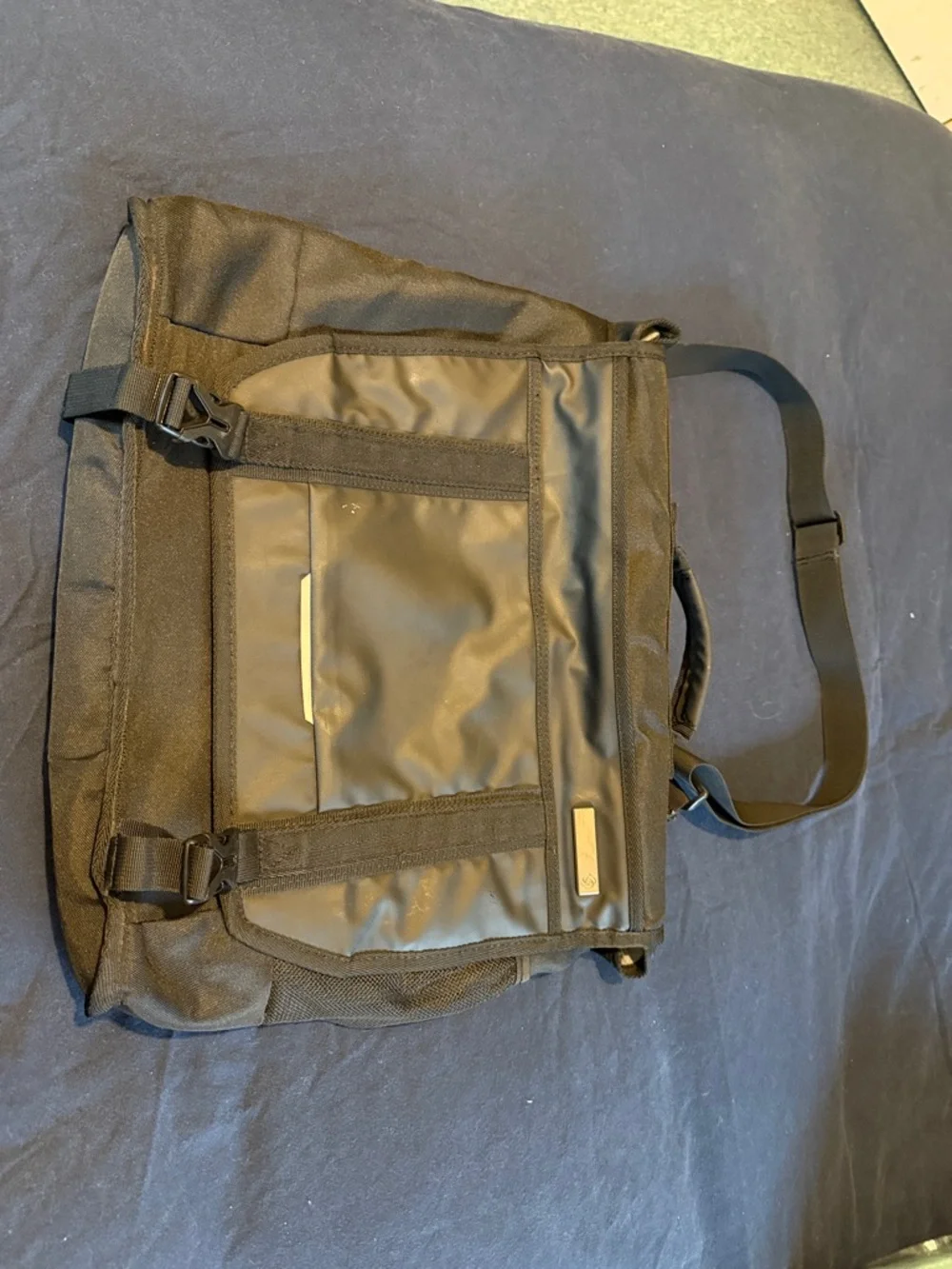 Samsonite Black Laptop Messenger Bag with Adjustable Strap